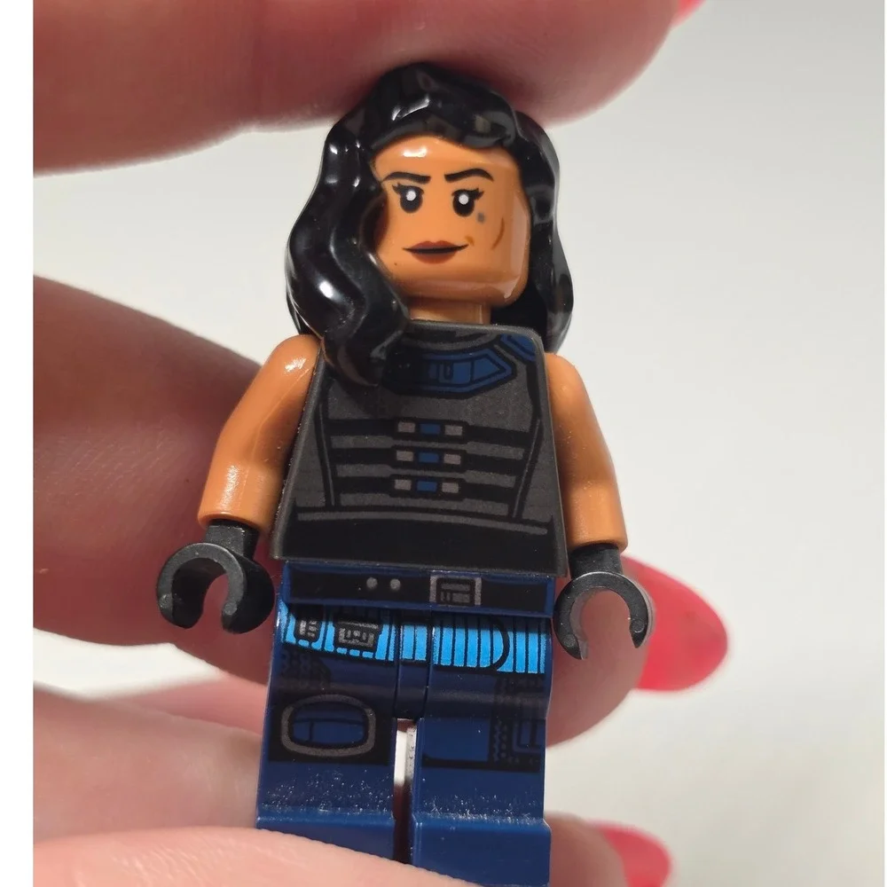 LEGO Star Wars Carasynthia 'Cara' Dune minifigure from The Mandalorian